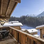 Chalet Stylish Alpine With Carport *