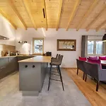 Chalet Stylish Alpine With Carport *
