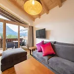 Stylish Alpine With Carport
