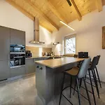 Chalet Stylish Alpine With Carport *