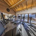 Chalet Stylish Alpine With Carport
