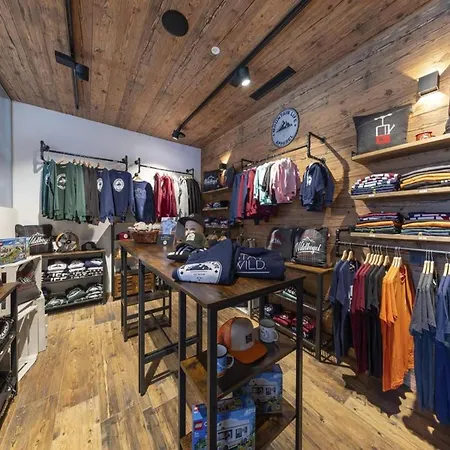 Stylish Alpine With Carport *