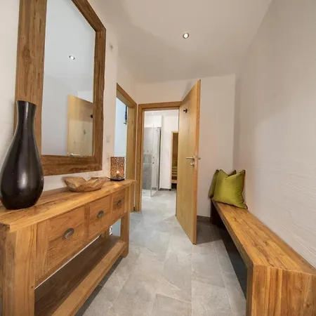 Chalet Stylish Alpine With Carport