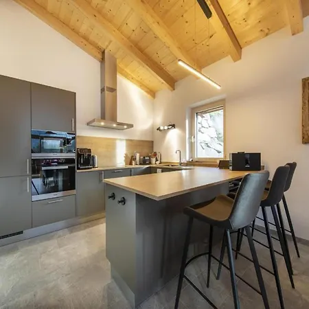 Chalet Stylish Alpine With Carport *