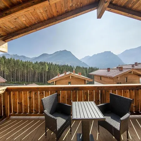 Stylish Alpine With Carport בקתה *