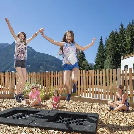 Domek alpejski Stylish Alpine With Carport