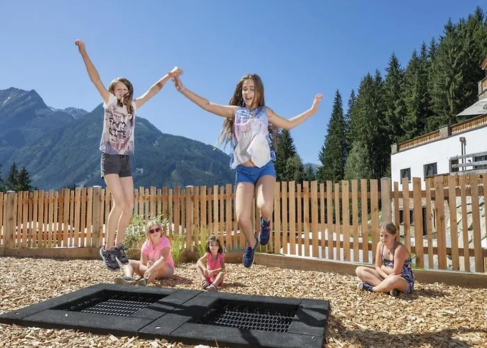 Horská chata Stylish Alpine With Carport